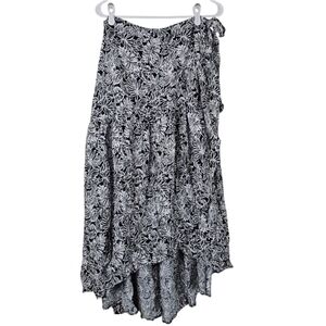 Cynthia Rowley Stretch Black And White Leaf Patterned Wrap Skirt